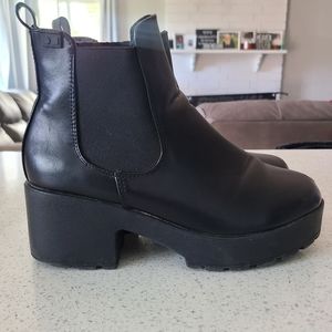 Women's Chelsea Style Chunky Black Boots-Size 9